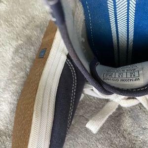 navy blue keds